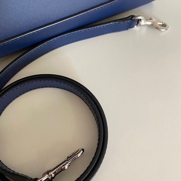 Givenchy Medium Horizon Dark Blue Mastic Bag - Picture 12 of 16